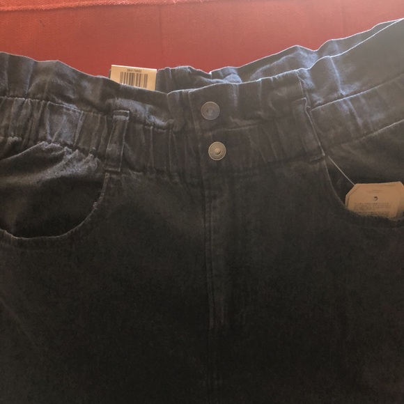 SOLD.Levi’s High Waisted Taper Jeans - Picture 8 of 15